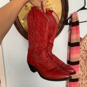RED JUSTIN COWGIRL BOOTS